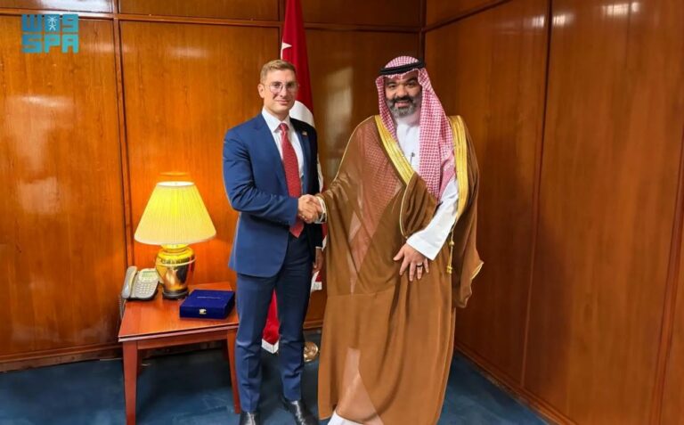 السواحه-يناقش-تعزيز-الشراكة-بين-المملكة-وأمريكا-في-الابتكار-والتقنيات-النظيفة