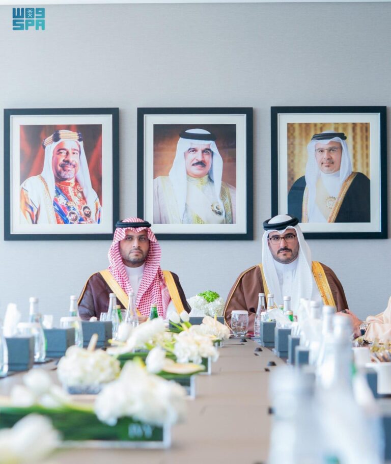 الأمير-تركي-بن-محمد-بن-فهد-يزور-مجلس-التنمية-الاقتصادية-في-مملكة-البحرين