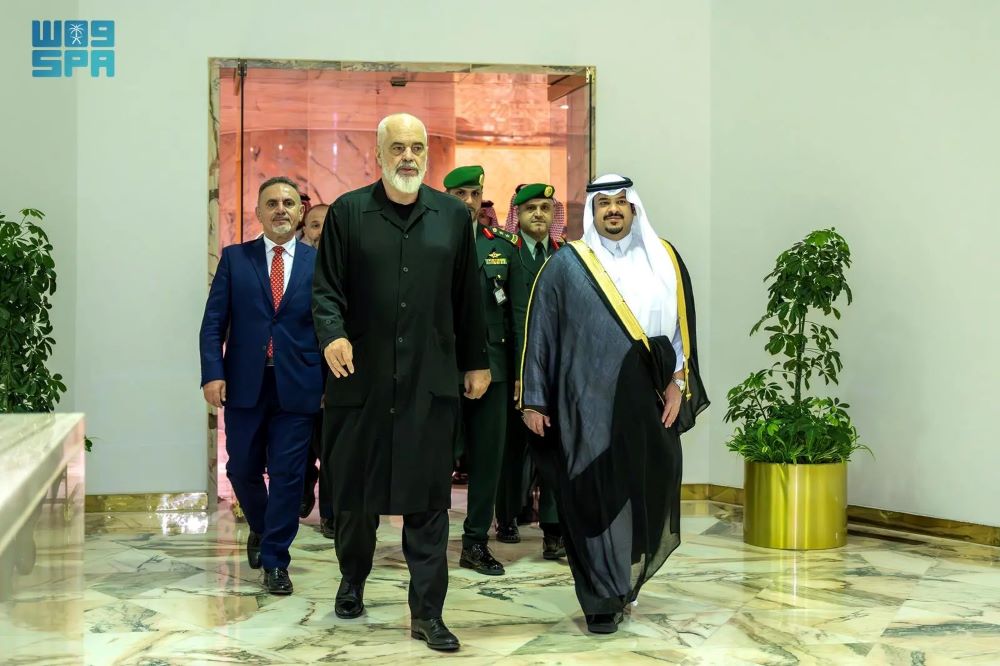 رئيس-وزراء-ألبانيا-يغادر-الرياض-وفي-مقدمة-مودعيه-نائب-أمير-المنطقة