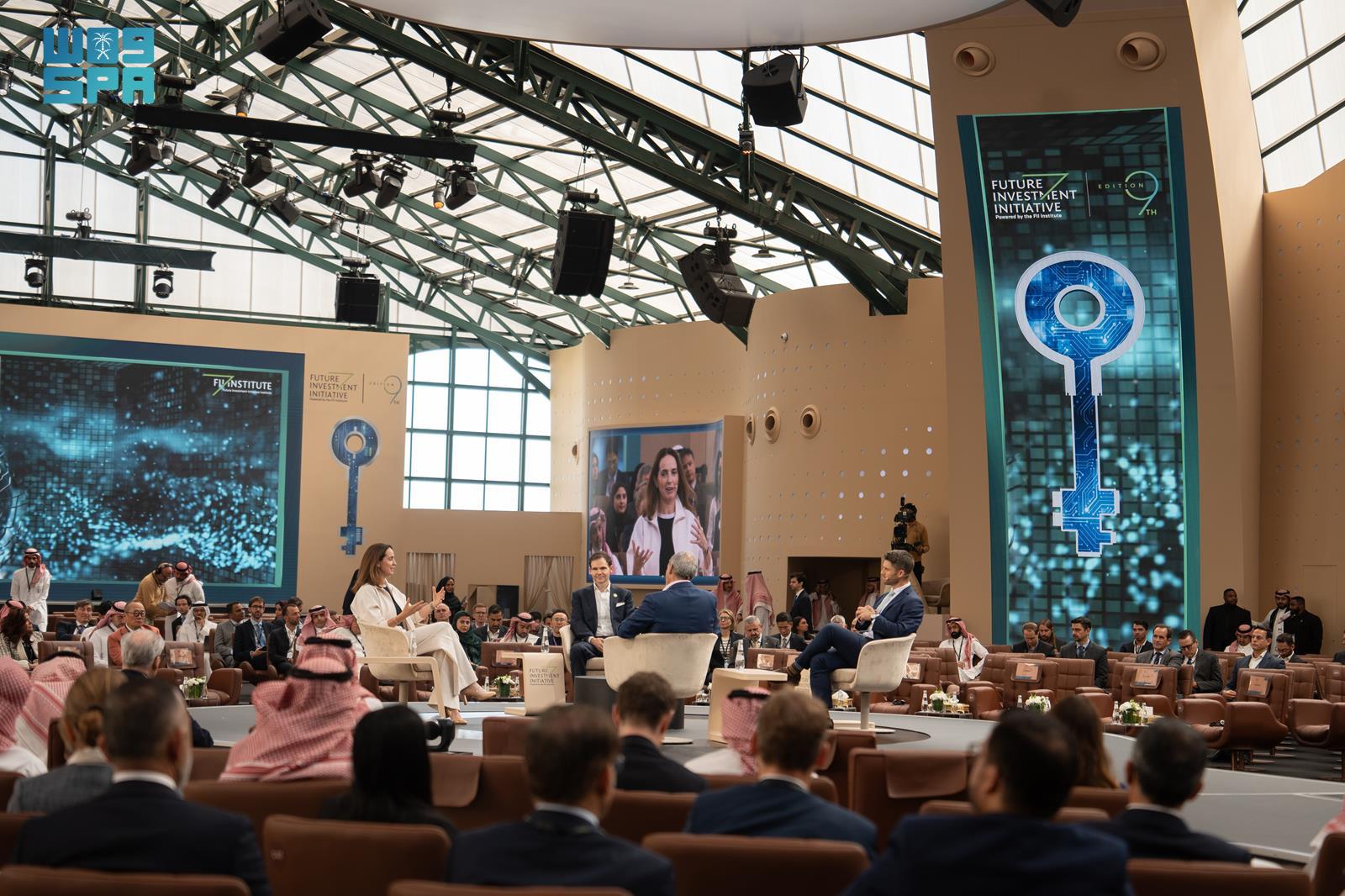 مؤتمر-“مبادرة-مستقبل-الاستثمار”-في-نسخته-التاسعة-يواصل-ندواته-وجلساته-الحوارية