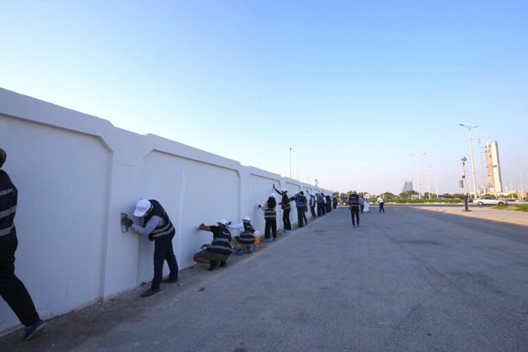 صور.-300-متطوع-يعالجون-850-مترًا-مربعًا-من-التشوه-البصري-بالدمام