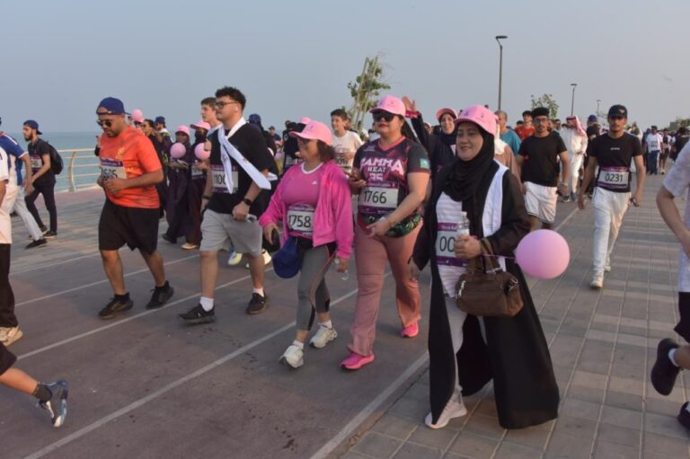 صور.-2000-مشارك-في-اختتام-ماراثون-”الشرقية-وردية-17“-في-الخبر