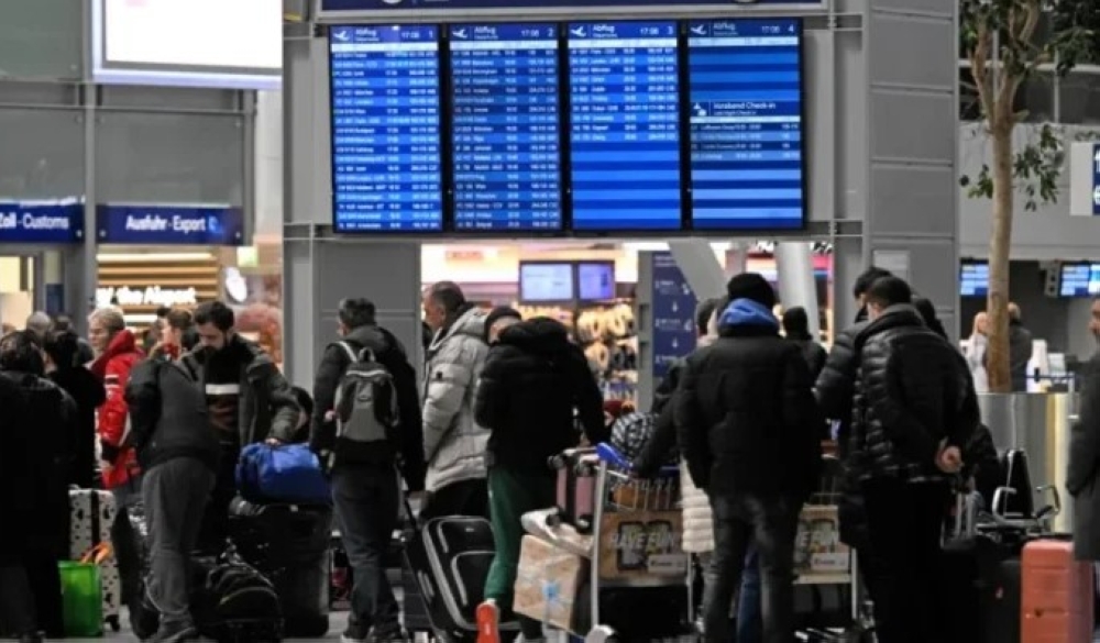 تعليق-حركة-الطيران-مؤقتا-في-مطار-برلين-بعد-رصد-طائرات-مسيرة