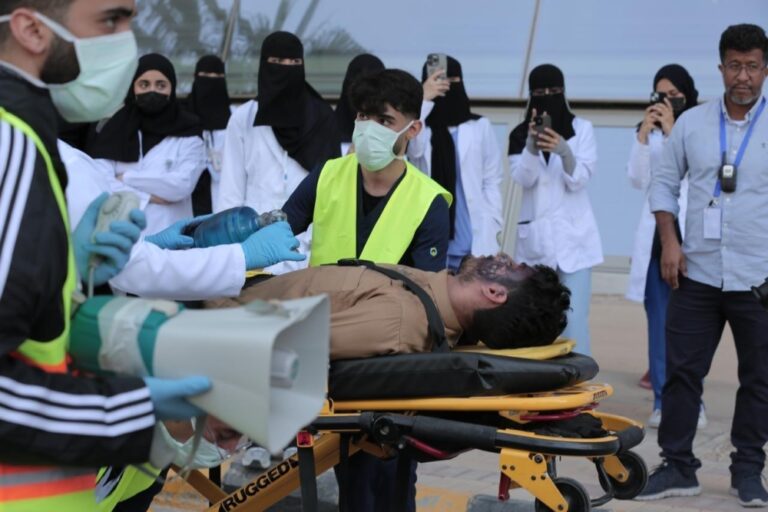 ”محاكاة-حية-وسيناريو-كارثة“.-”العلوم-الصحية“-تعزز-ثقافة-الاستعداد-بالأحساء