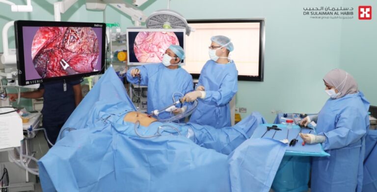 مستشفى-الدكتور-سليمان-الحبيب-بالخبر-يضع-حداً-لمعاناة-مراجع-مع-مضاعفات-عملية-سمنة-سابقة-غير-دقيقة