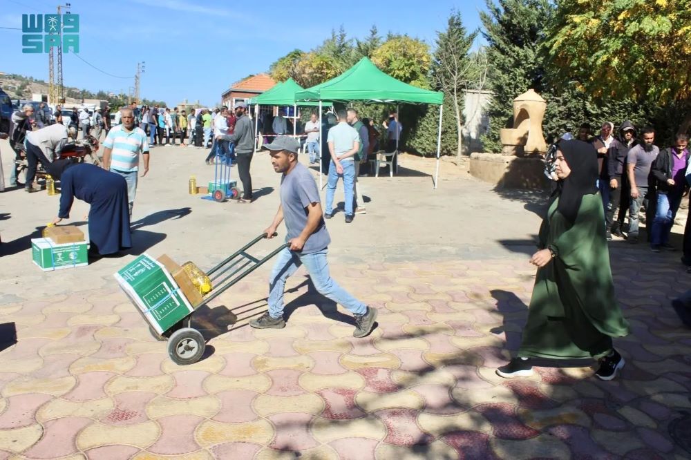 مركز-الملك-سلمان-للإغاثة-يوزّع-(911)-سلة-غذائية-و(911)-كرتون-تمر-في-لبنان