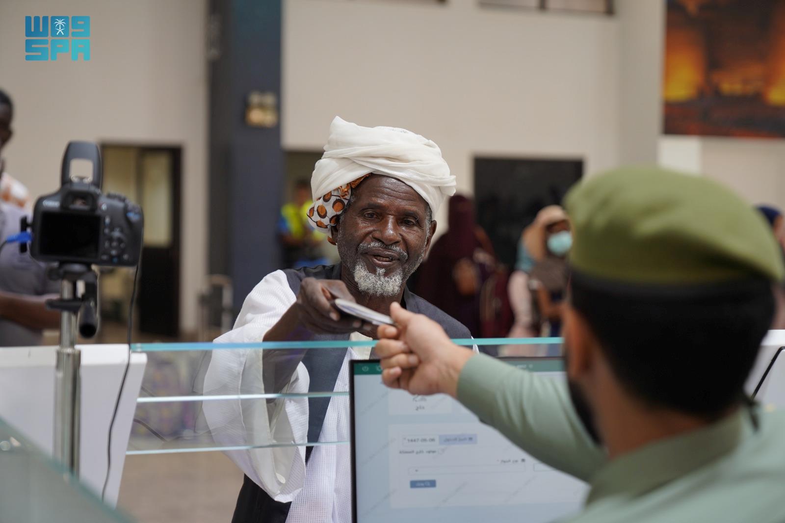 جوازات-ميناء-جدة-الإسلامي-تواصل-الجهود-في-خدمة-ضيوف-الرحمن