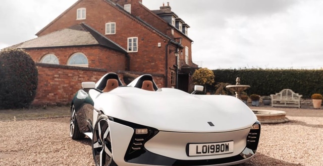 شركة-لونغبو-البريطانية-تكشف-عن-أول-نموذج-اختباري-لسيارتها-الكهربائية-خفيفة-الوزن