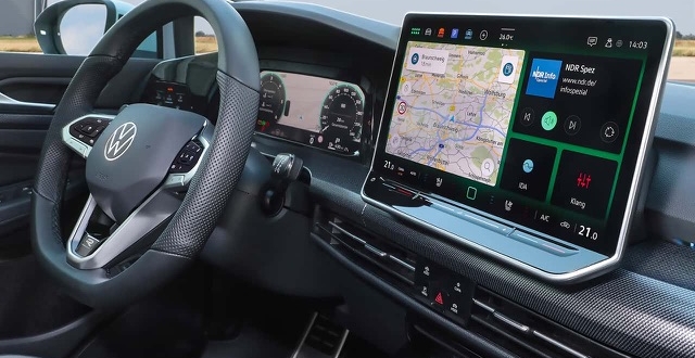 شركات-السيارات-تتجه-نحو-الذكاء-الاصطناعي-وتقدم-“مرافقين-افتراضيين”-داخل-المقصورة