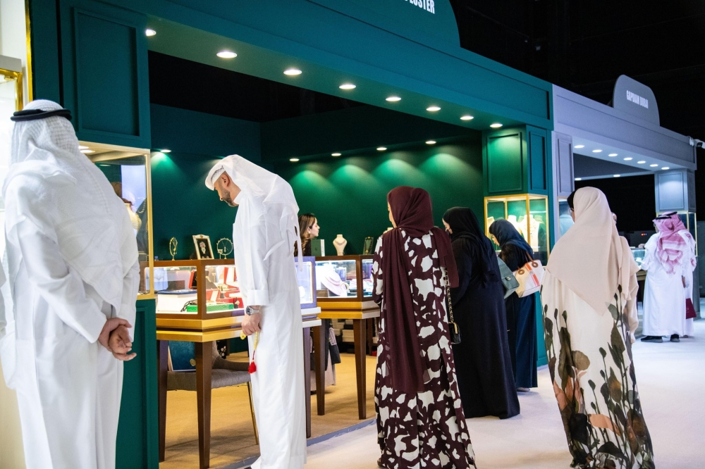 صالون-المجوهرات.-بريق-الذهب-والماس-يتألق-في-موسم-الرياض