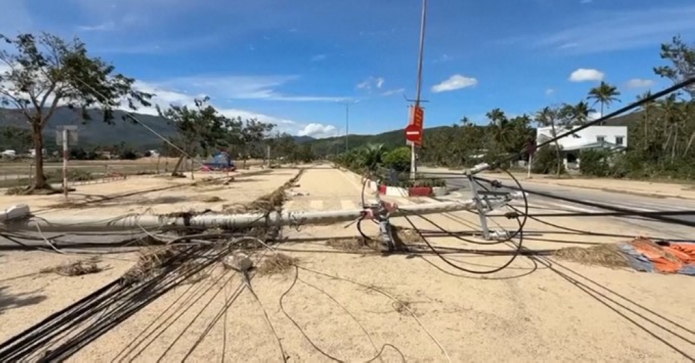 إجلاء-الآلاف-وتدمير-57-منزلاً.-ماذا-فعل-إعصار-كالمايغي-في-فيتنام؟