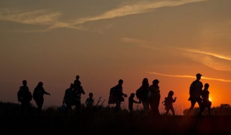 بنبرة-حادة.-ترامب-يهاجم-سياسات-الهجرة-في-دول-أوروبا