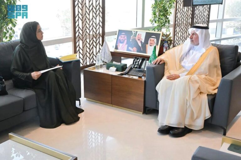 د.-الربيعة-يلتقي-المدير-الإقليمي-لمنظمة-الصحة-العالمية-لإقليم-شرق-المتوسط