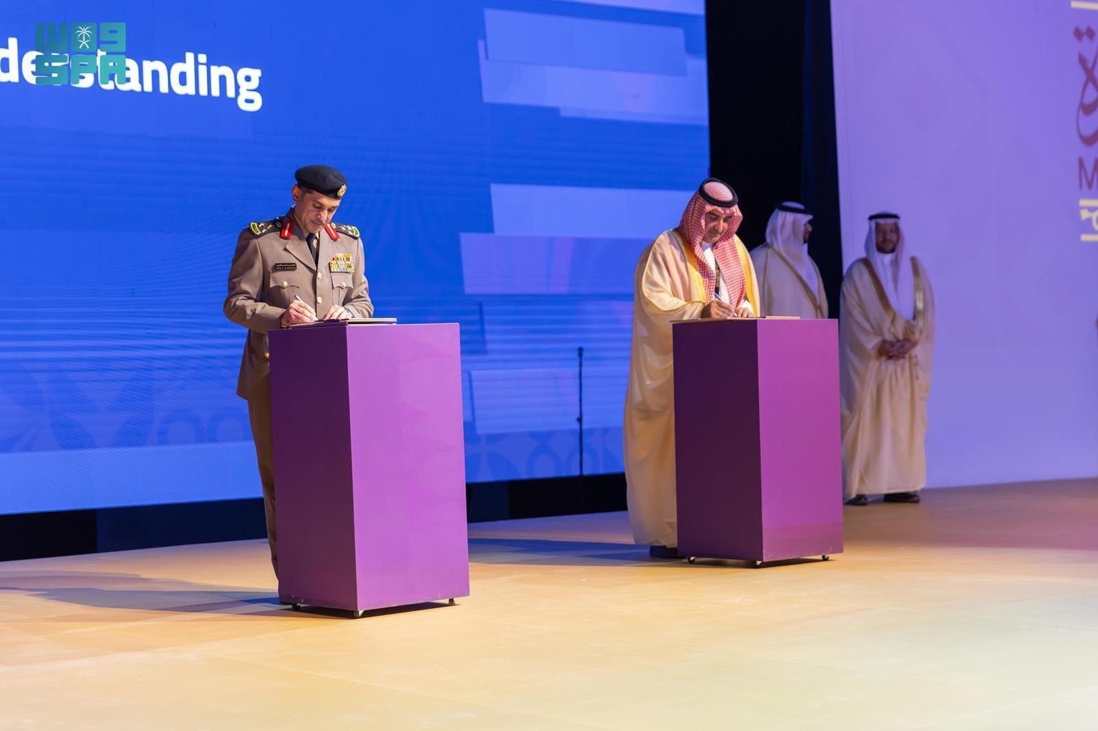 بما-يعزز-تكامل-الجهود-الاتصالية-والتوعوية-لضيوف-الرحمن.-“الداخلية”-و”الحج”-توقّعان-مذكرة-تفاهم-في-مؤتمر-ومعرض-الحج-2025