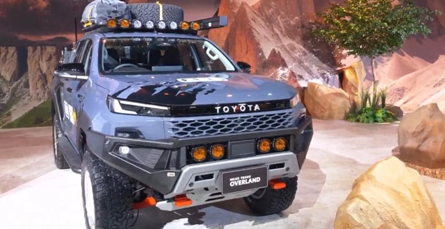 تويوتا-هايلكس-الجديدة-تظهر-في-تايلاند-بعدة-نسخ-معدلة-للطرق-الوعرة-والرحلات