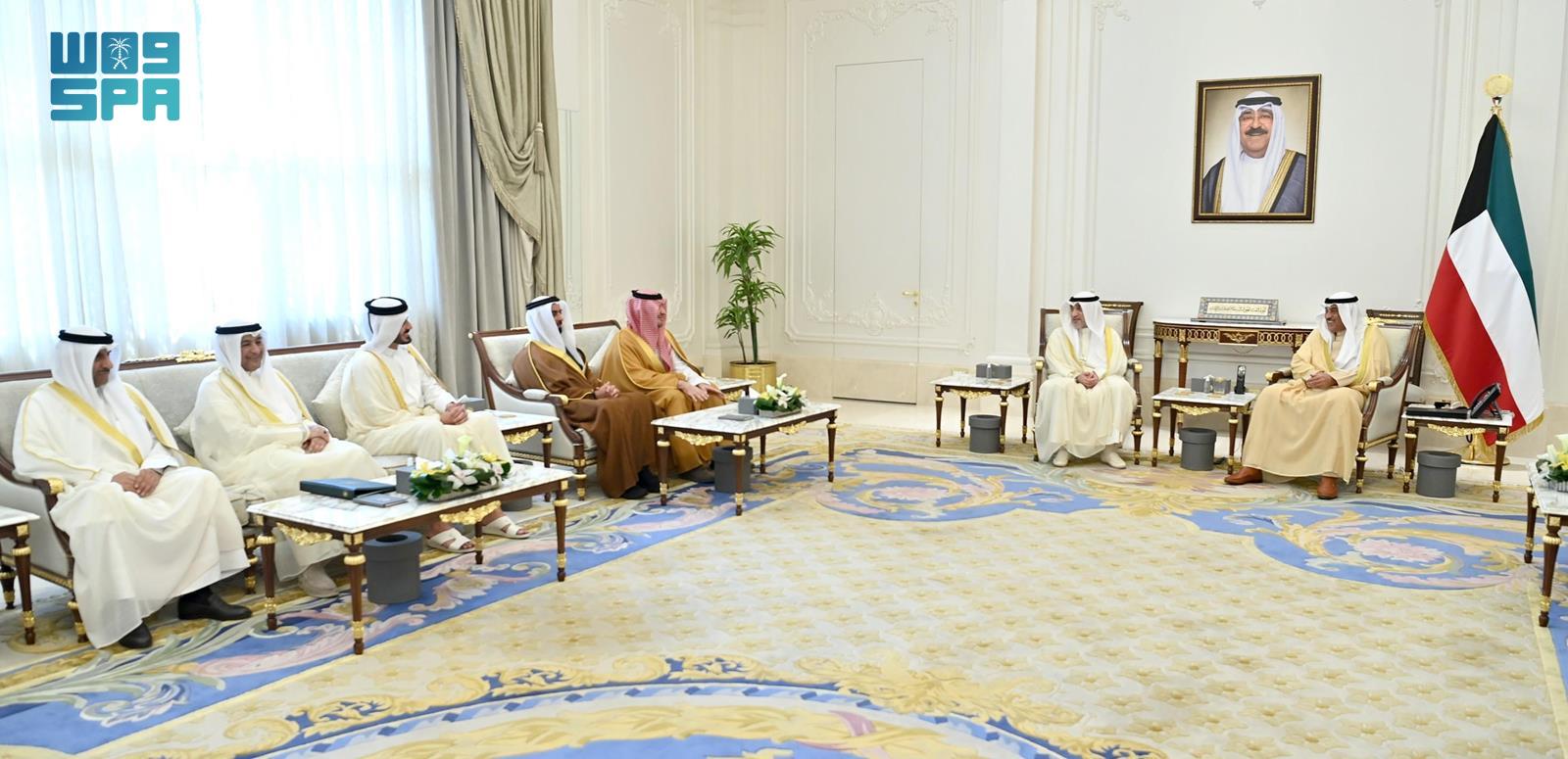ولي-عهد-الكويت-يستقبل-الأمير-عبدالعزيز-بن-سعود-ووزراء-الداخلية-بدول-الخليج