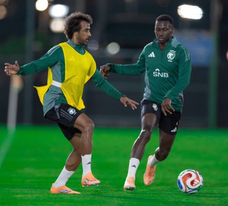 الأخضر-يواجه-محاربي-الصحراء