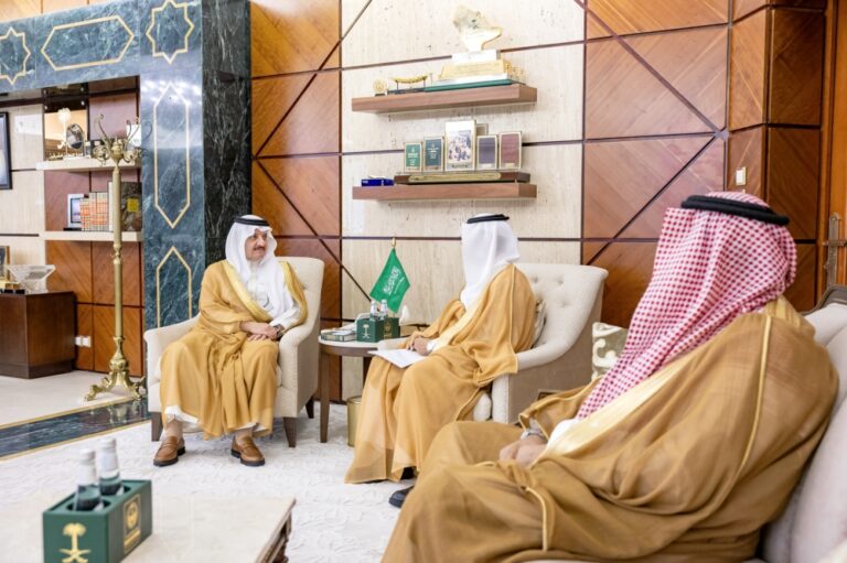 أمير-المنطقة-الشرقية-يستقبل-رئيس-مجلس-إدارة-جمعية-زراعة-الأعضاء