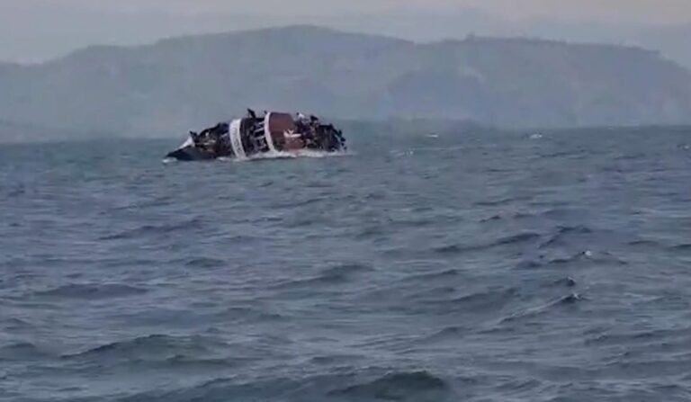 عشرات-الضحايا-والمفقودين-جراء-غرق-مركب-غرب-الكونغو-الديمقراطية