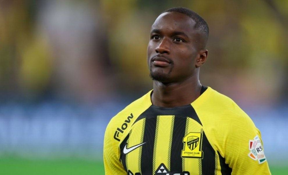 علاقة-وثيقة-تربط-الاتحاد-بالأحمر