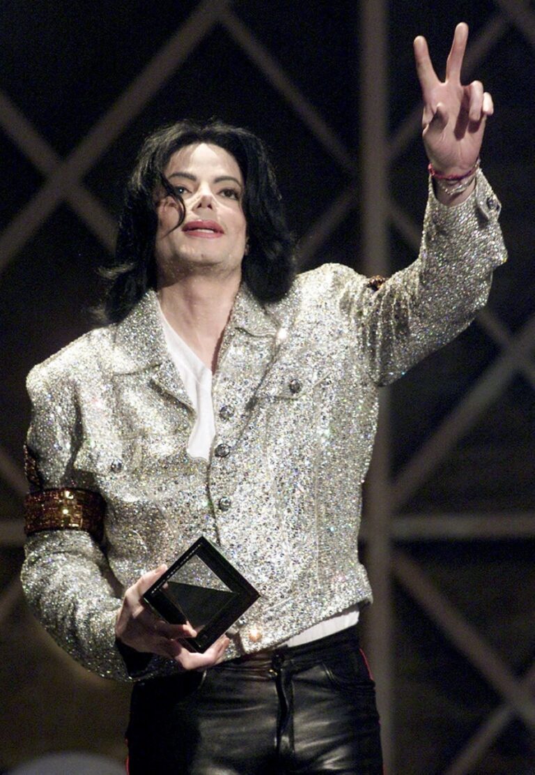 بعد-16-عاماً.-4-حقائق-صادمة-كشفها-تشريح-مايكل-جاكسون