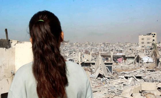 نساء-غزة-“خط-الحماية-الأخير”-لعائلاتهن-وسط استمرار الهجمات-والجوع-وقدوم-شتاء-قارس