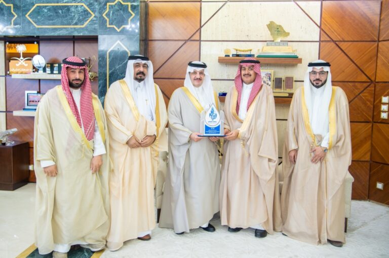 أمير-الشرقية-يطّلع-على-برامج-ومبادرات-جمعية-سقياهم