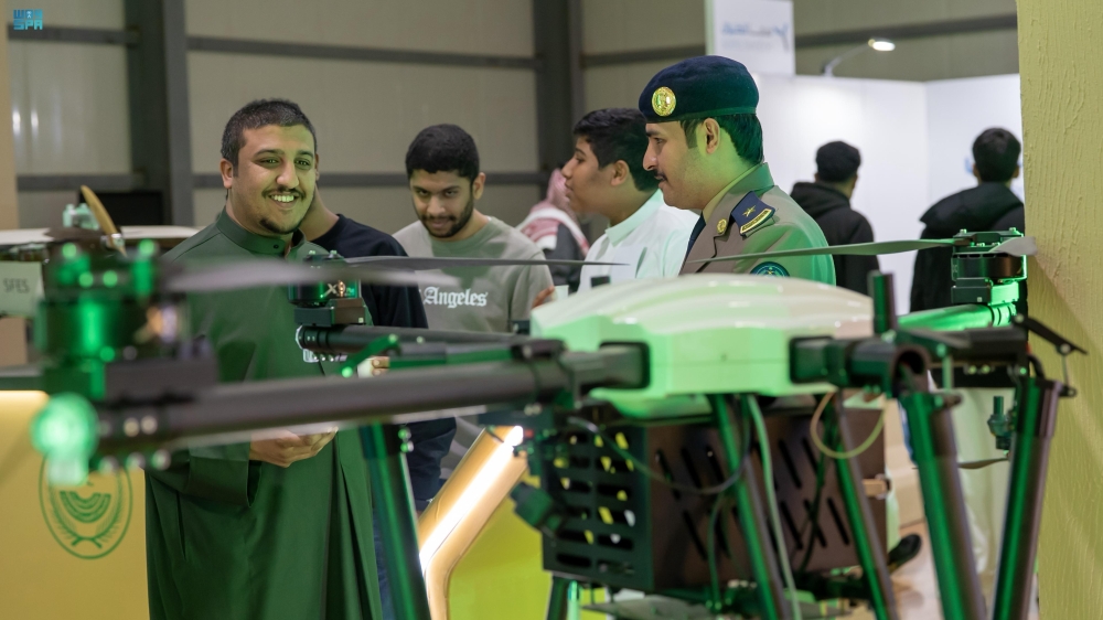 للحالات-الطارئة.-الدفاع-المدني-يستعرض-مسيرة-للبحث-والإنقاذ