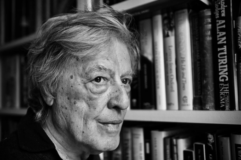 وفاة-الكاتب-المسرحي-البريطاني-توم-ستوبارد.-وقصر-باكنغهام-ينعيه