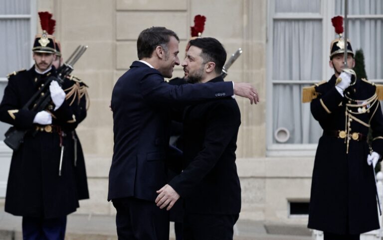 زيلينسكي-يلتقي-ماكرون.-وترامب-متفائل-بشأن-خطة-السلام-مع-روسيا