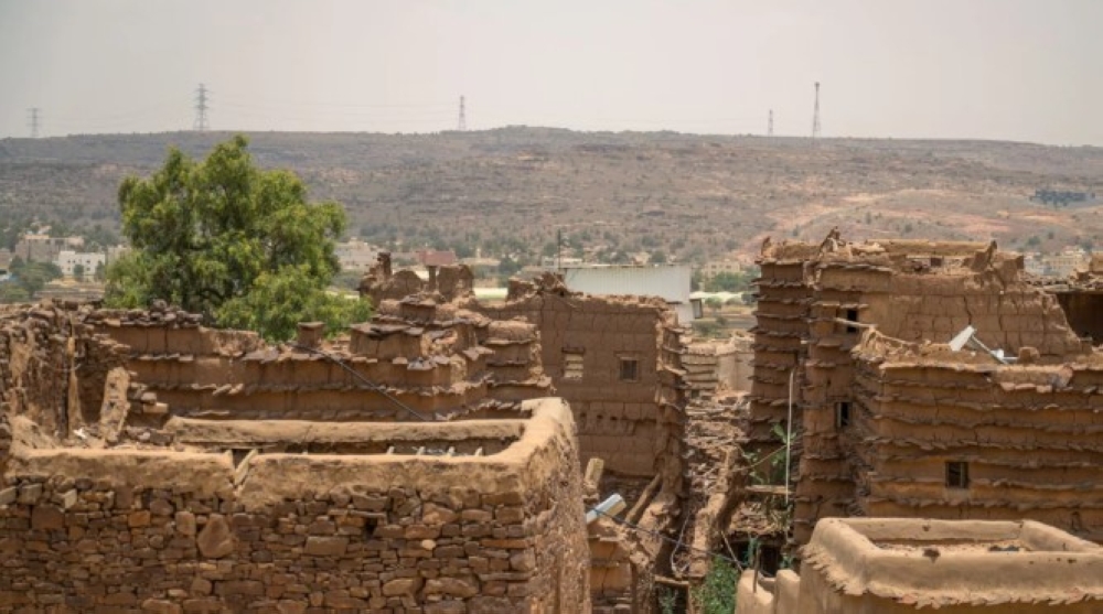 قرية-آل-ينفع-في-عسير.-تحفة-تراثية-تنبض-بالحياة-يتجاوز-عمرها-1400-عام