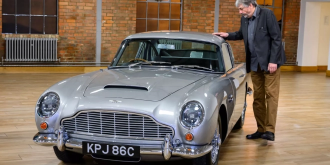 اشترى-أستون-مارتن-db5-فانتيج-بـ900-جنيه-عندما-بعمر-19-عاماً،-واليوم-تعود-السيارة-بسعر-مليون-جنيه