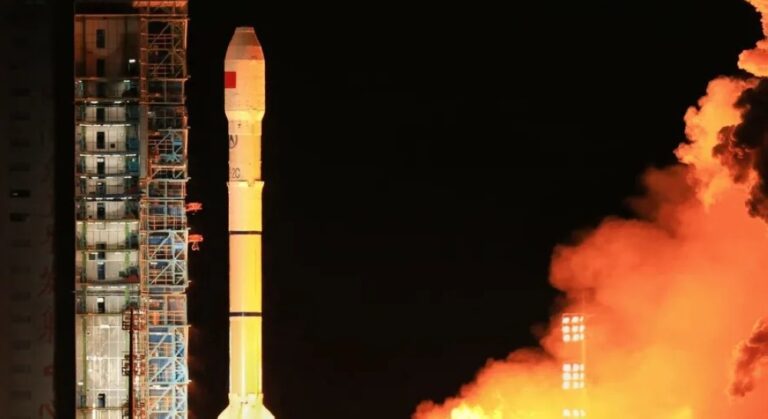 الصين-تطلق-قمرين-صناعيين-جديدين-في-مجال-تقنيات-الإنترنت