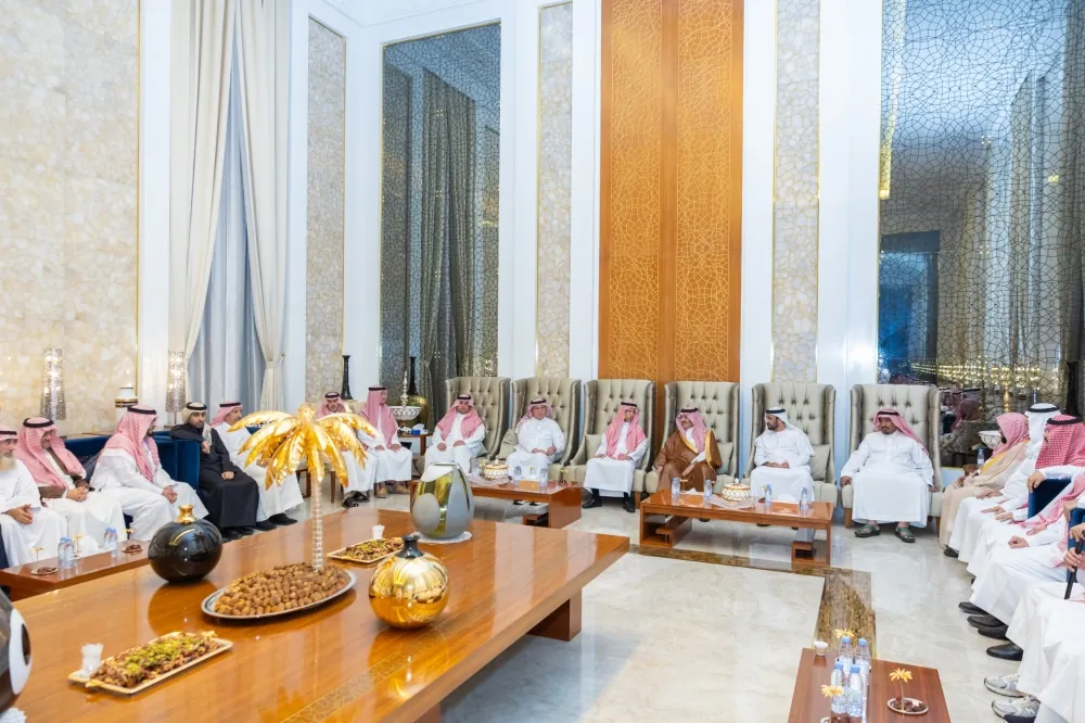 أمير-الشرقية-يعزّي-سعد-العتيبي-في-وفاة-والده