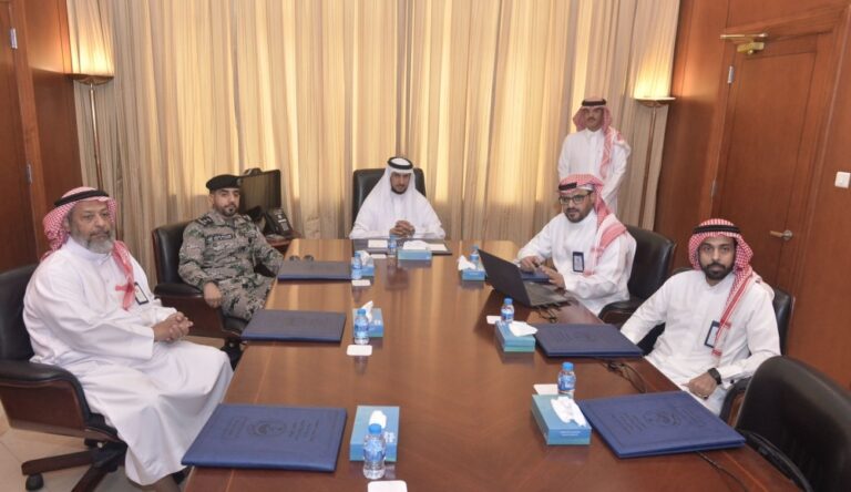 محافظ-القطيف-يلتقي-مدير-فرع-تراحم-الشرقية-ويطّلع-على-خدمات-النزلاء