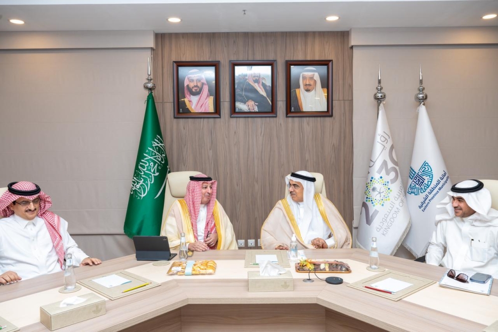 صور.-وفد-وزاري-لضبط-إيقاع-الرقابة-وتطوير-الأداء-في-أمانة-الشرقية