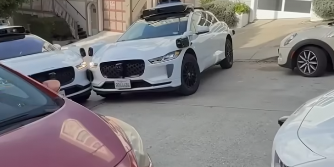 تعطل-ثلاث-سيارات-ذاتية-القيادة-من-وايمو-بشكل-محرج-في-سان-فرانسيسكو