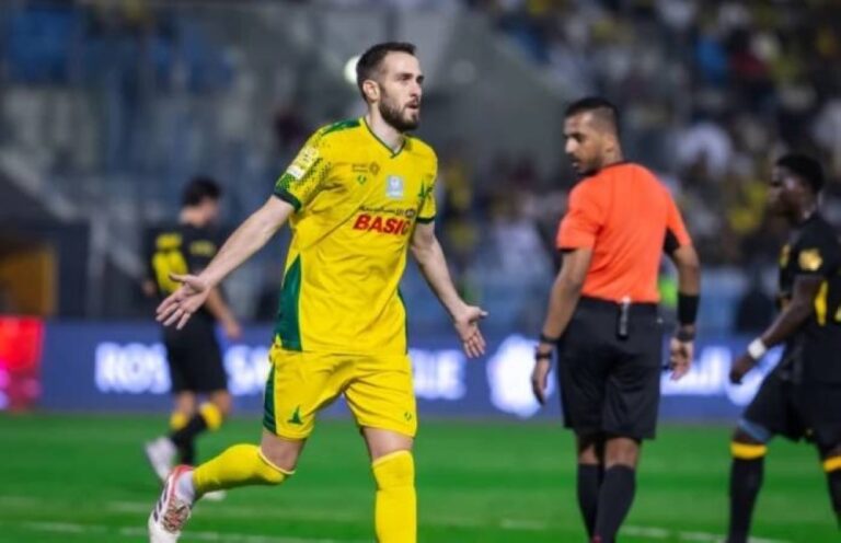 مغموران-يتفوقان-على-نجوم-روشن