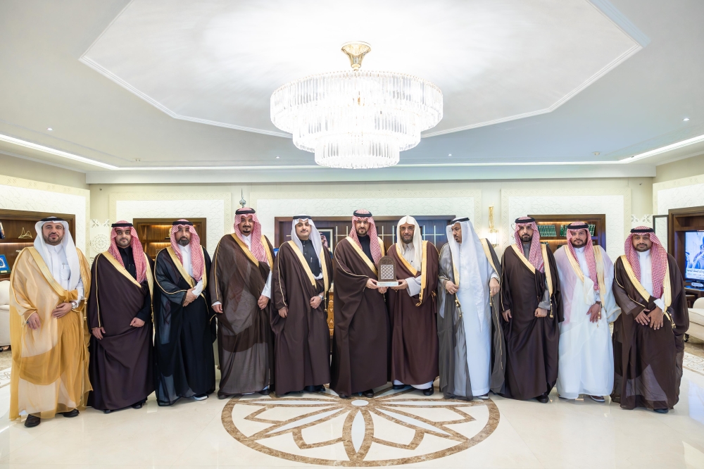 نائب-أمير-المنطقة-الشرقية-يستقبل-أعضاء-مجلس-إدارة-جمعية-“قبس”