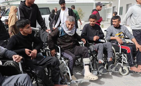 إعادة-فتح-معبر-رفح:-مرضى-من-غزة-يعبرون-نحو-العلاج-والآلاف-ينتظرون