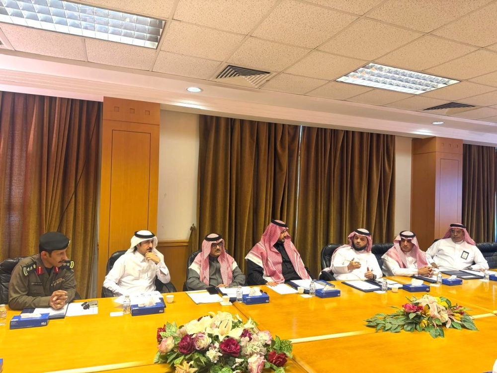 محافظ-القطيف-يوجه-بتسريع-المعالجات-الميدانية-لتعزيز-السلامة-المرورية