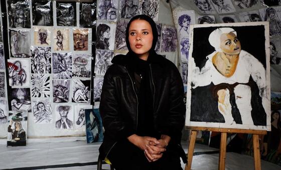 فنانون-فلسطينيون-يحولون-آلام-الحرب-في-غزة-إلى-لوحات-فنية