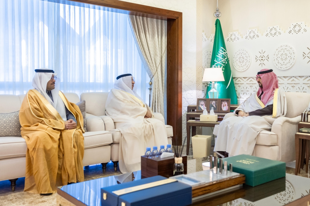 نائب-أمير-الشرقية-يناقش-مبادرات-أنسنة-المدنة-مع-أمين-المنطقة