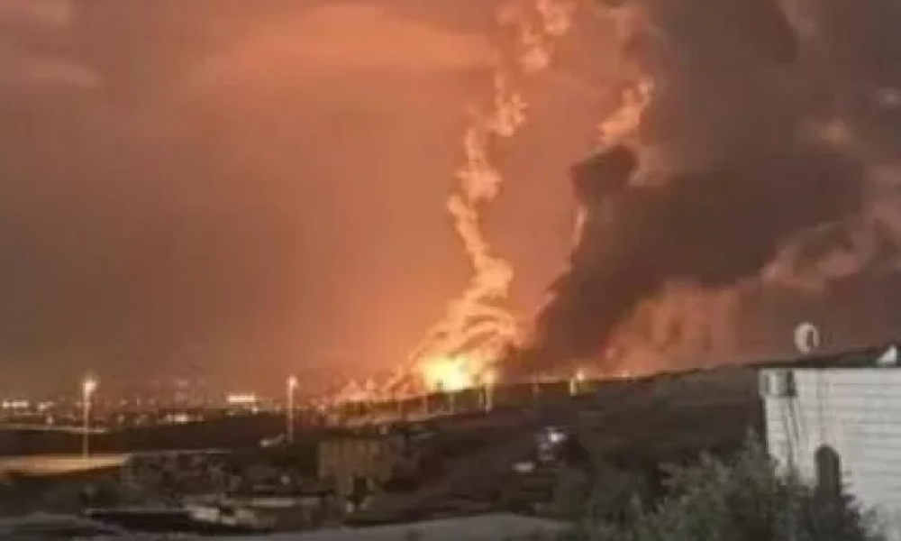 إيران-تعلن-اندلاع-حريق-في-ثكنة-عسكرية.-والجيش-يكشف-التفاصيل