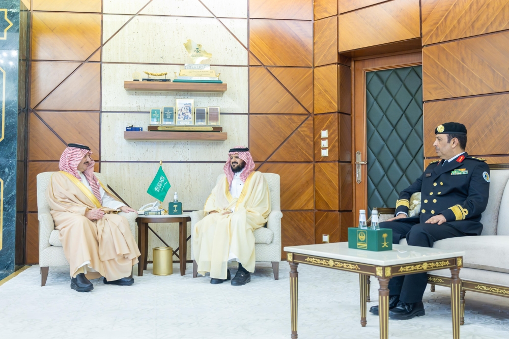 أمير-المنطقة-الشرقية-يستقبل-قائد-حرس-الحدود-بالمنطقة-بمناسبة-تعيينه