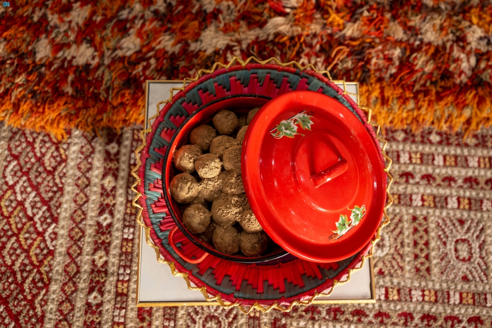 صور|-البكيلة-عنصر-أساسي-في-الضيافة-بالجلسات-العائلية-في-الجوف