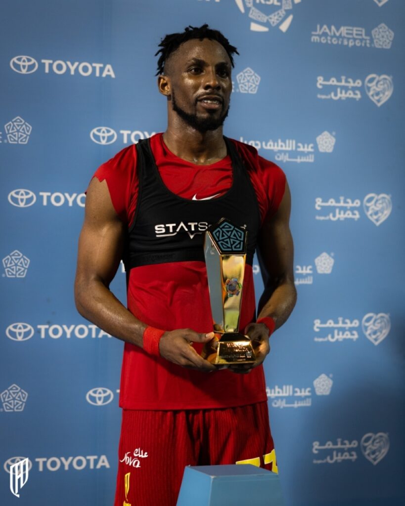 مكسيكي-يهزم-رونالدو