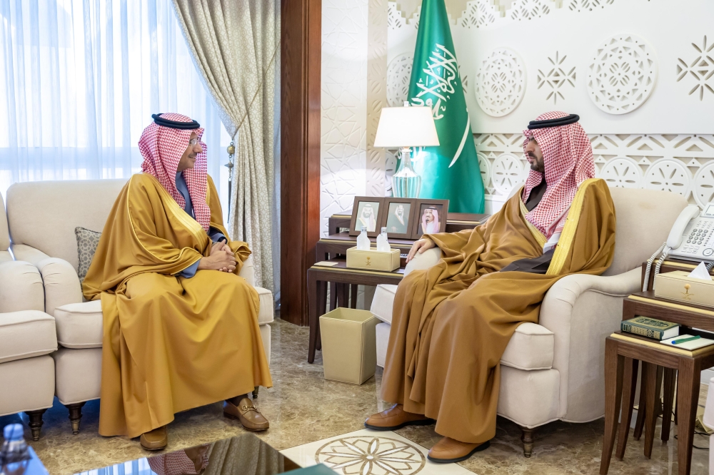 نائب-أمير-المنطقة-الشرقية-يستقبل-نائب-وزير-الموارد-البشرية-والتنمية-الاجتماعية-للعمل