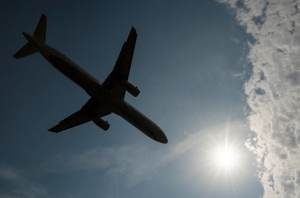 فرنسا-تحضّ-شركات-الطيران-على-تقليص-جداول-رحلاتها-غدًا.-لهذا-السبب