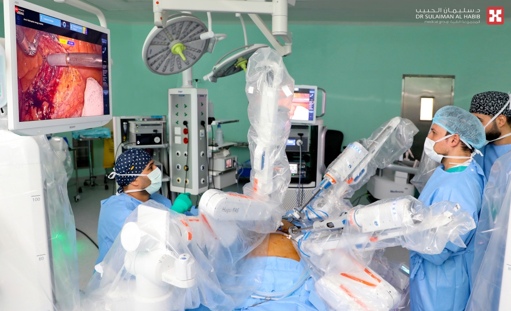 إجراء-عدة-عمليات-ناجحة-بالروبوت-الآلي-الجراحي-بمستشفى-الدكتور-سليمان-الحبيب-بالخبر